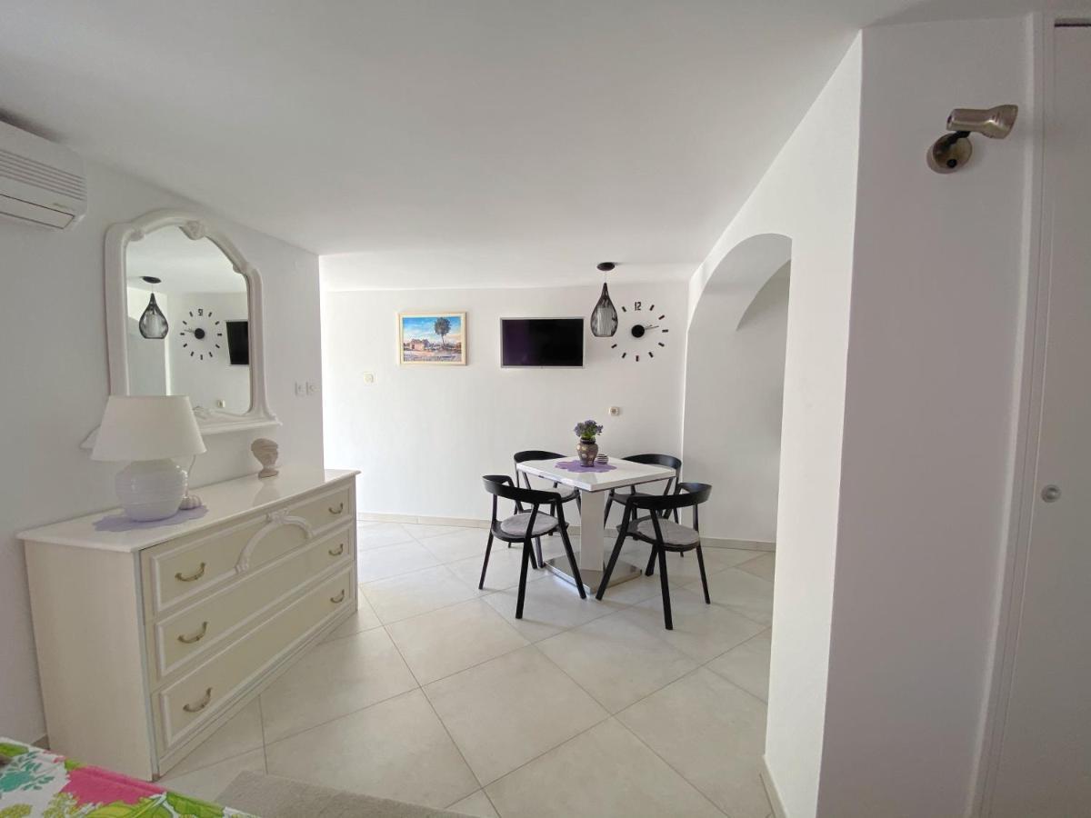 Guest House Meri 볼 외부 사진